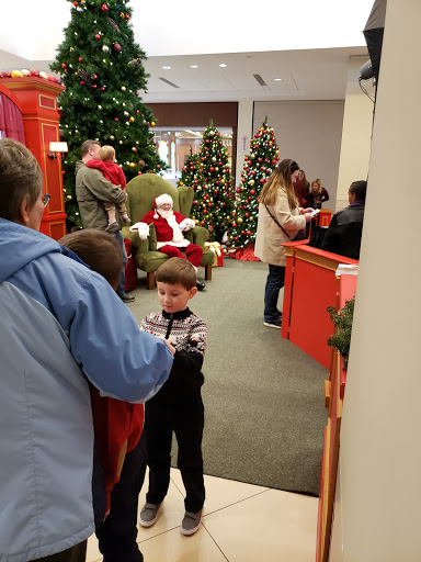 Shopping Mall «Mayfair», reviews and photos, 2500 N Mayfair Rd, Wauwatosa, WI 53226, USA