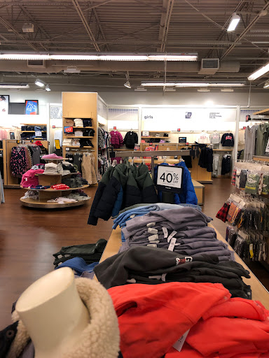 Clothing Store «Gap Outlet», reviews and photos, 100 Premium Outlets Blvd #100, Hagerstown, MD 21740, USA