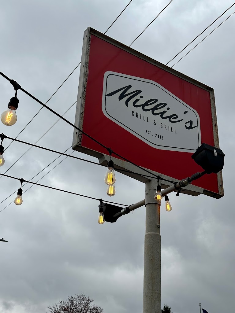 Millie's Chill & Grill 61752