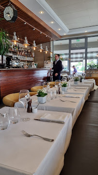 Atmosphère du Restaurant français Le Comptoir & La Table à Deauville - n°7
