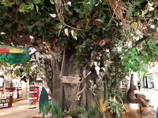 Shopping Mall «Menlo Park Mall», reviews and photos, 55 Parsonage Rd, Edison, NJ 08837, USA