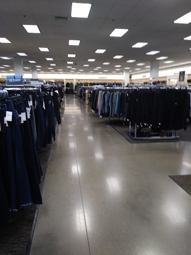 Department Store «Nordstrom Rack Rivers Edge Shopping Center», reviews and photos, 4036 E 82nd St, Indianapolis, IN 46250, USA