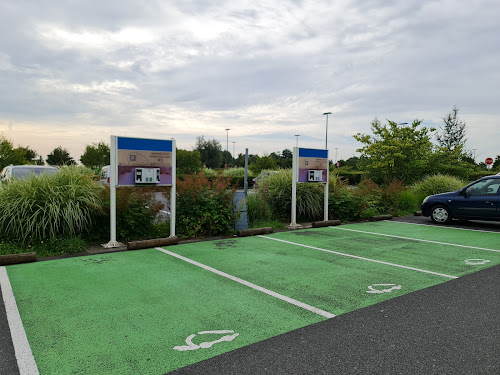 Borne de recharge de véhicules électriques Decathlon Charging Station Mondeville