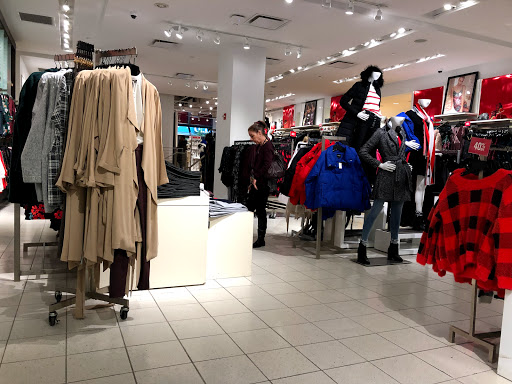 Clothing Store «Express», reviews and photos, 1625 Chestnut St, Philadelphia, PA 19103, USA