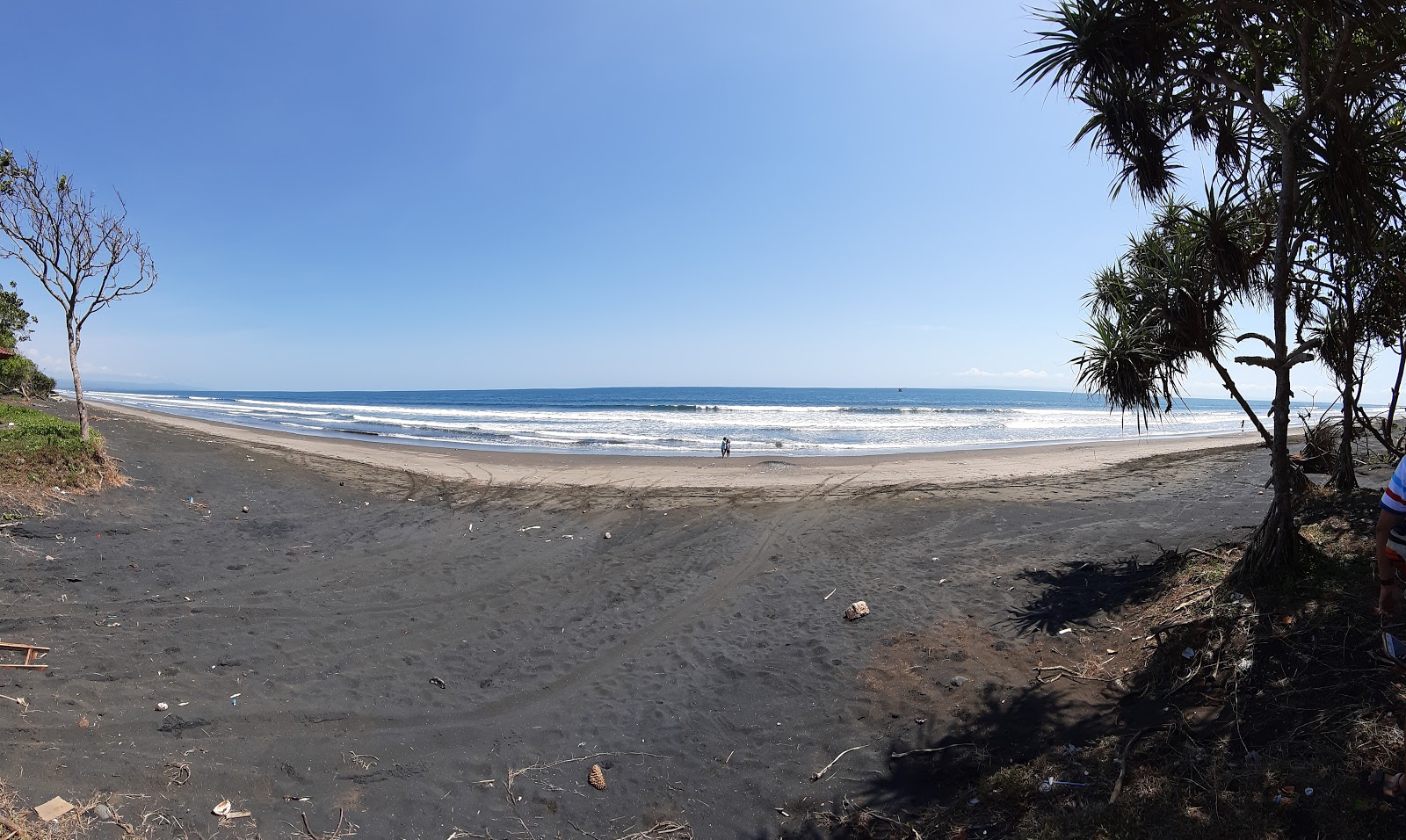 Fotografija Dlod Low Beach z modra čista voda površino