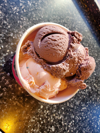 Ice Cream Shop «J.P. Licks», reviews and photos, 150 Charles St, Boston, MA 02114, USA