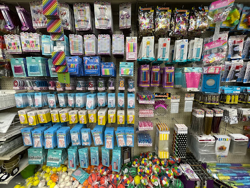 Dollar Store «Dollar King LC», reviews and photos, 3433 Foothill Blvd, La Crescenta, CA 91214, USA
