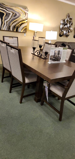 Furniture Store «Raymour & Flanigan Furniture and Mattress Store», reviews and photos, 50 Hale Rd, Manchester, CT 06040, USA