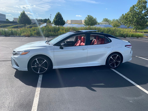 Toyota Dealer «St Charles Toyota», reviews and photos, 2651 E Main St, St Charles, IL 60174, USA