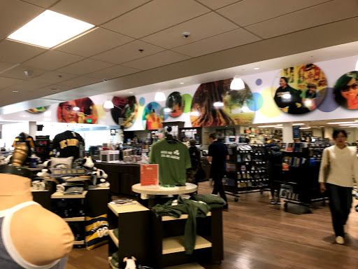 Book Store «UC Davis Stores», reviews and photos, 1 Shields Ave, Davis, CA 95616, USA