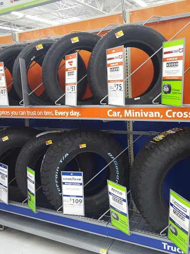 Department Store «Walmart Supercenter», reviews and photos, 30729 Lyon Center Dr, New Hudson, MI 48165, USA