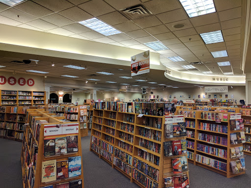 Book Store «Schuler Books & Music», reviews and photos, 2660 28th St SE, Grand Rapids, MI 49512, USA