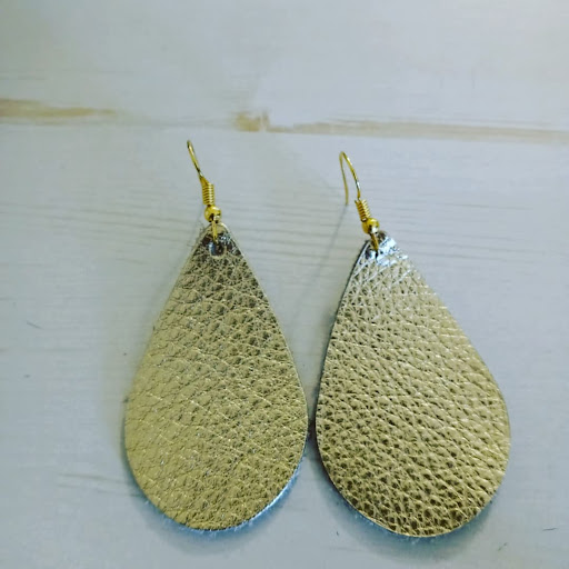 Costume Jewelry Shop «Caledonia Chic Designs», reviews and photos, 2556 Willowspring Ct, Cincinnati, OH 45231, USA