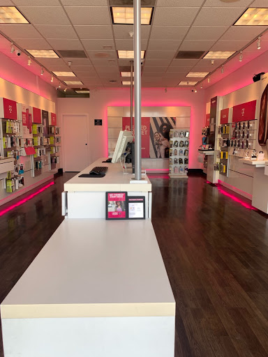 Cell Phone Store «T-Mobile», reviews and photos, 4631 N Oracle Rd, Tucson, AZ 85705, USA