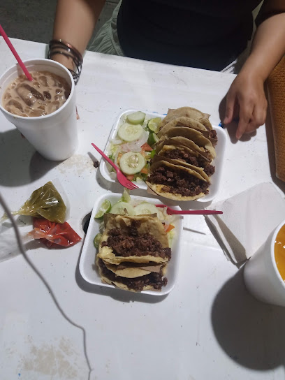 Costillitas, hamburguesas y tacos 'El petetito'