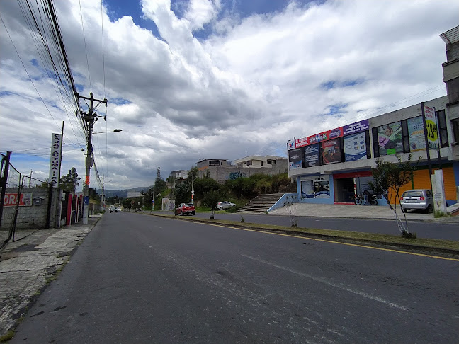 Opiniones de LIDERCOM en Quito - Tienda de neumáticos