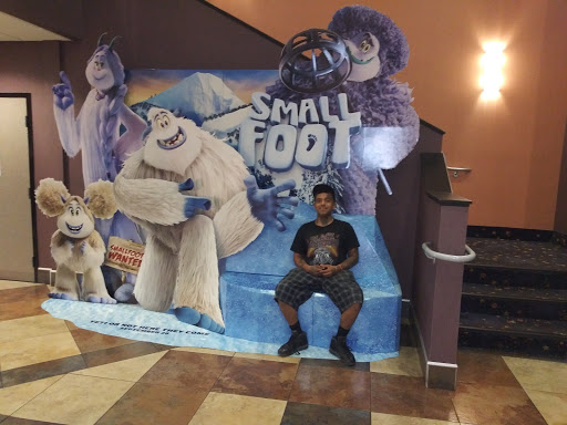 Movie Theater «Foothill Cinema Stadium 10 - Azusa», reviews and photos, 854 E Alosta Ave, Azusa, CA 91702, USA