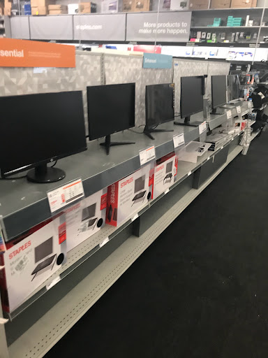 Office Supply Store «Staples», reviews and photos, 1700 W 49th St, Hialeah, FL 33012, USA