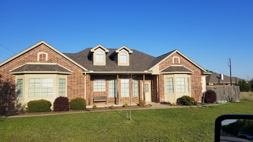 Roofing Contractor «Lon Smith Roofing & Construction», reviews and photos, 904 E Waggoman St, Fort Worth, TX 76110, USA