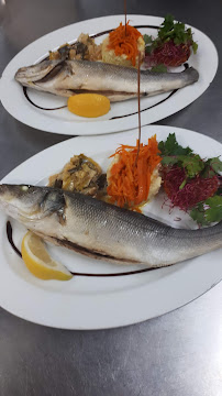 Plats et boissons du Restaurant de spécialités à base de poisson-pêcheur Chaponost sur Mer - n°7