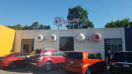 Donut Shop «The Dancing Donut», reviews and photos, 1134 E 54th St G, Indianapolis, IN 46220, USA