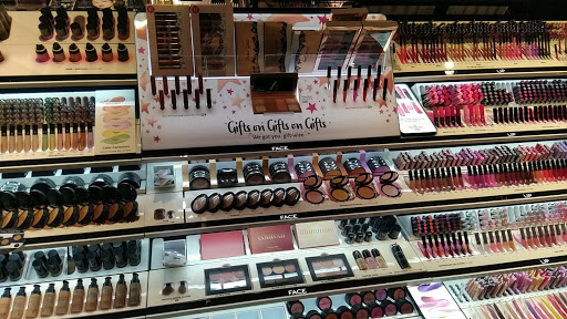 Cosmetics Store «SEPHORA», reviews and photos, 1950 Northern Blvd, Manhasset, NY 11030, USA