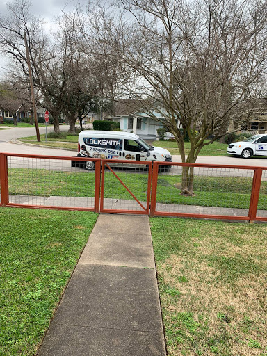 Locksmith «Howard Safe & Lock Co», reviews and photos, 826 E 14th St, Houston, TX 77009, USA