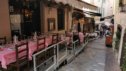 Le Chaperon Rouge - Restaurant Cannes - 17 Rue Saint-Antoine, 06400 Cannes, France