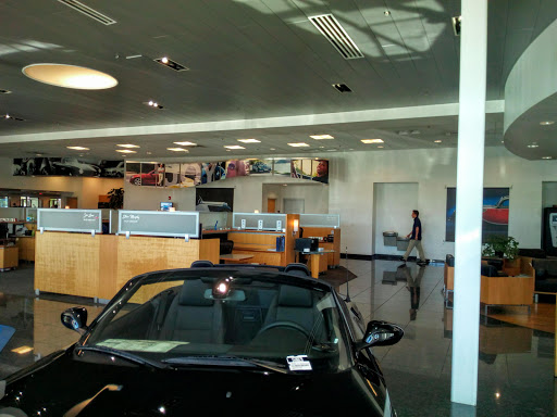 BMW Dealer «Chapman BMW On Camelback», reviews and photos, 830 E Camelback Rd, Phoenix, AZ 85014, USA