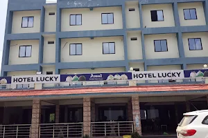 Lucky Hotel UNIT OF SANKHLA ROYALS Hotel image