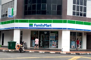 FamilyMart Banting image