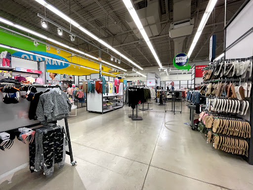 Clothing Store «Old Navy», reviews and photos, 4300 Towne Center Dr, Louisville, KY 40241, USA