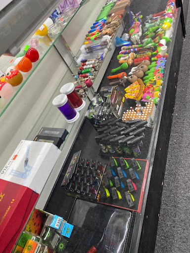 Vaporizer Store «Still Smokin Smoke Shop & Vape Bar», reviews and photos, 6359 Westheimer Rd, Houston, TX 77057, USA