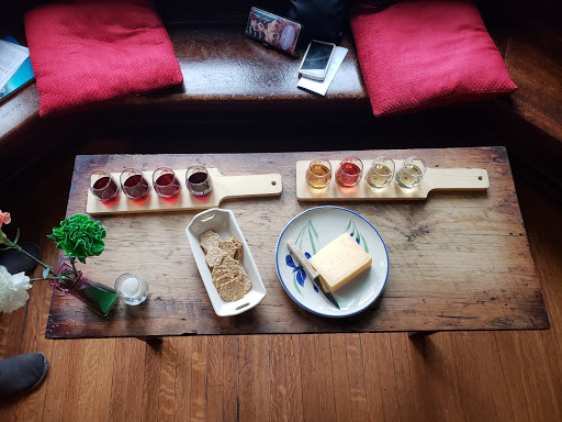 Wine Store «Castlerigg Wine Shop», reviews and photos, 110 S Hanover St, Carlisle, PA 17013, USA