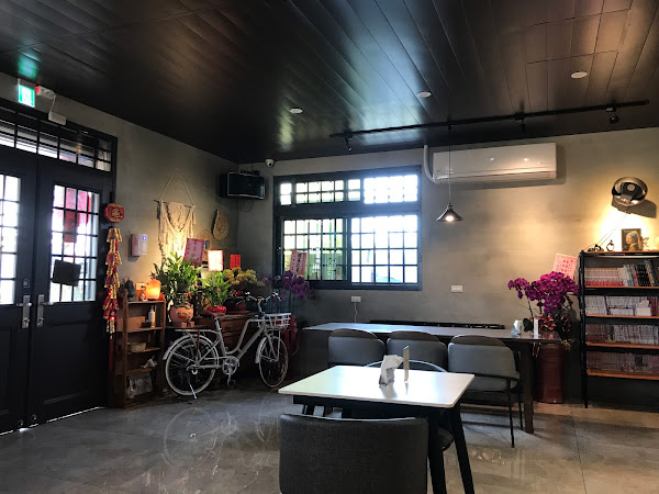忻林園區簡餐咖啡館