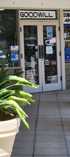Thrift Store «Goodwill Donation Center», reviews and photos