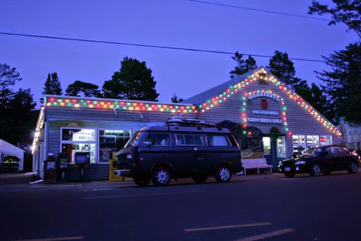 Grocery Store «Manzanita Market: The Little Apple», reviews and photos, 193 Laneda Ave, Manzanita, OR 97130, USA