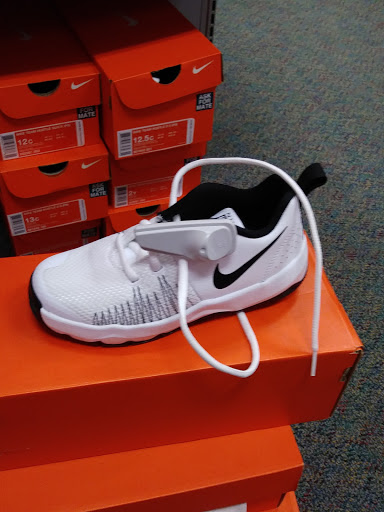 Shoe Store «Shoe Carnival», reviews and photos, 5005 Salem Ave, Dayton, OH 45426, USA