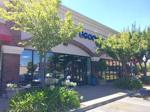 Goodwill, 5081 Business Center Dr Suite 102, Fairfield, CA 94534, USA, 