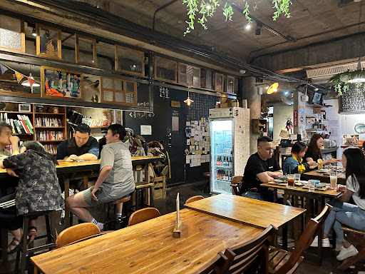 特有種商行Realguts cafe（藝文咖啡）