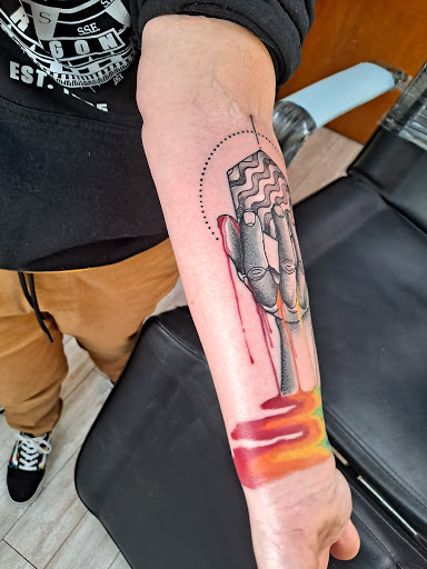 Tattoo Shop «House of Tattoo», reviews and photos, 825 Mt Hood Hwy, Gresham, OR 97080, USA