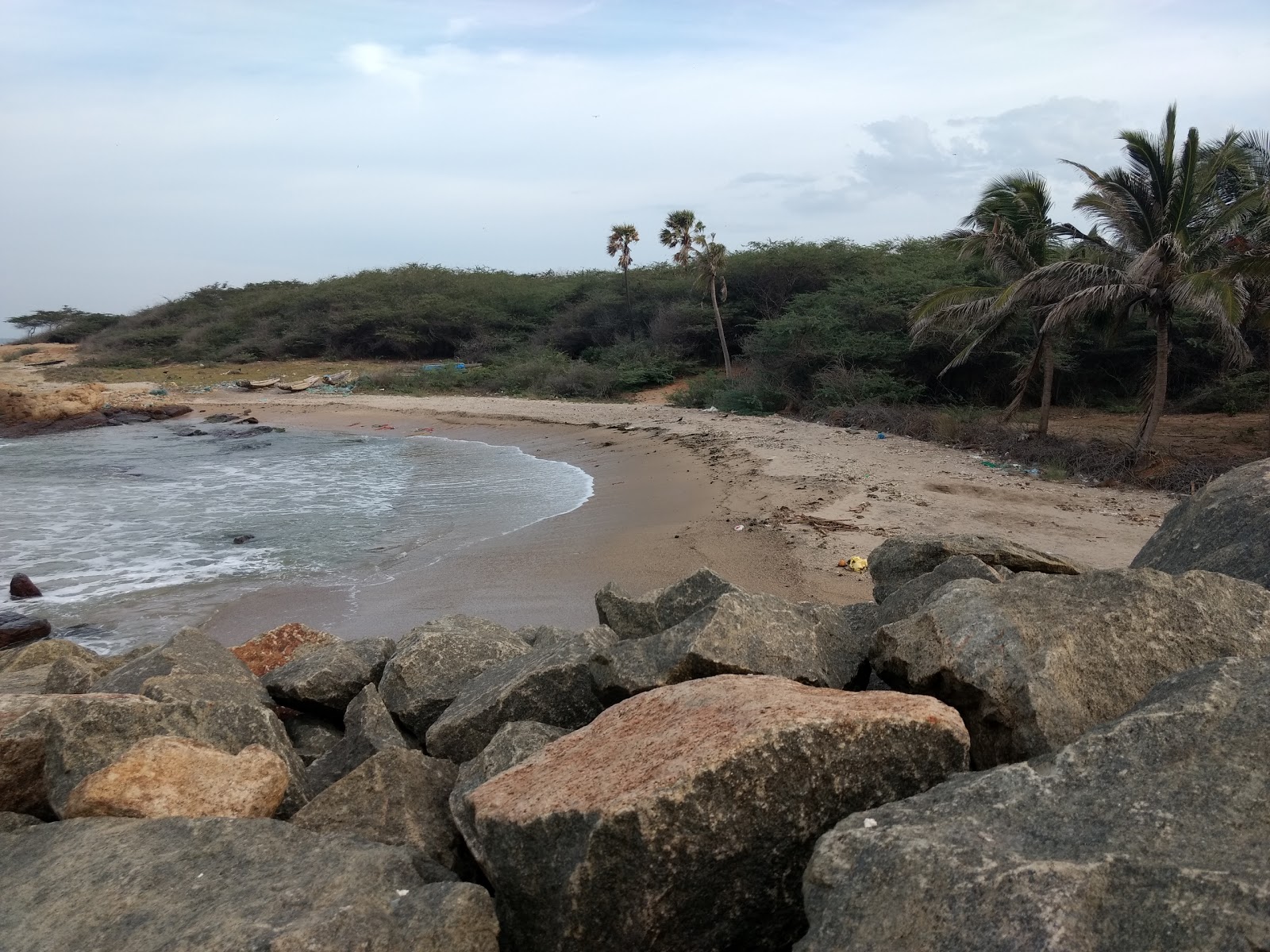 Foto av Leepuram Beach med rymlig strand