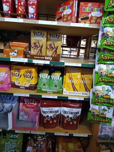 Furniture Store «Cost Plus World Market», reviews and photos, 535 Westport Rd, Kansas City, MO 64111, USA