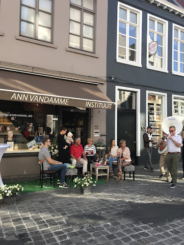 Vandamme Ann / 35 years Beauty expertise - Brugge