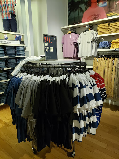 Clothing Store «AEO Factory & Aerie Store», reviews and photos, 256 E Fordham Rd, Bronx, NY 10458, USA