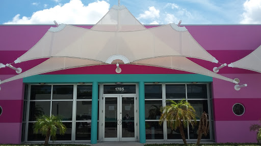 Thrift Store «Out of the Closet - Fort Lauderdale», reviews and photos, 1785 E Sunrise Blvd, Fort Lauderdale, FL 33304, USA