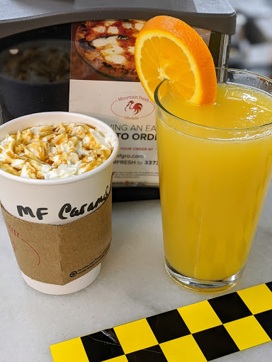 Hamburger Restaurant «Mountain Fresh Grocery Inc», reviews and photos, 521 Main St, Highlands, NC 28741, USA