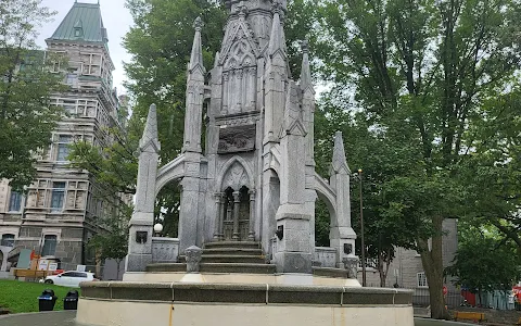 Fountain Monument of Faith image