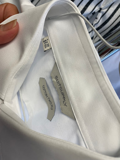 Dry Cleaner «Lapels Dry Cleaning Tampa», reviews and photos, 17503 Preserve Walk Ln, Tampa, FL 33647, USA