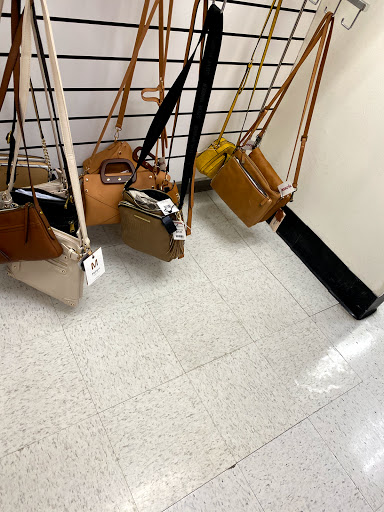 Department Store «T.J. Maxx», reviews and photos, 3355 Rosecrans St, San Diego, CA 92110, USA